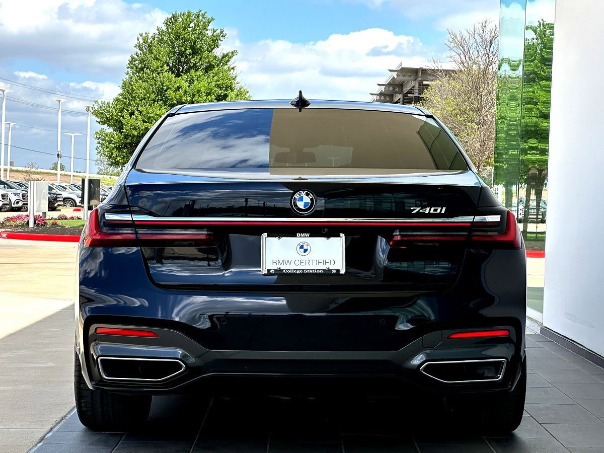 Certified 2022 BMW 740i w/ M Sport Package image 7
