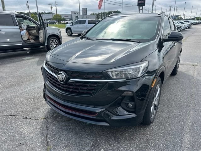 Certified 2022 Buick Encore GX Select w/ Advanced Technology Package FWD image 4