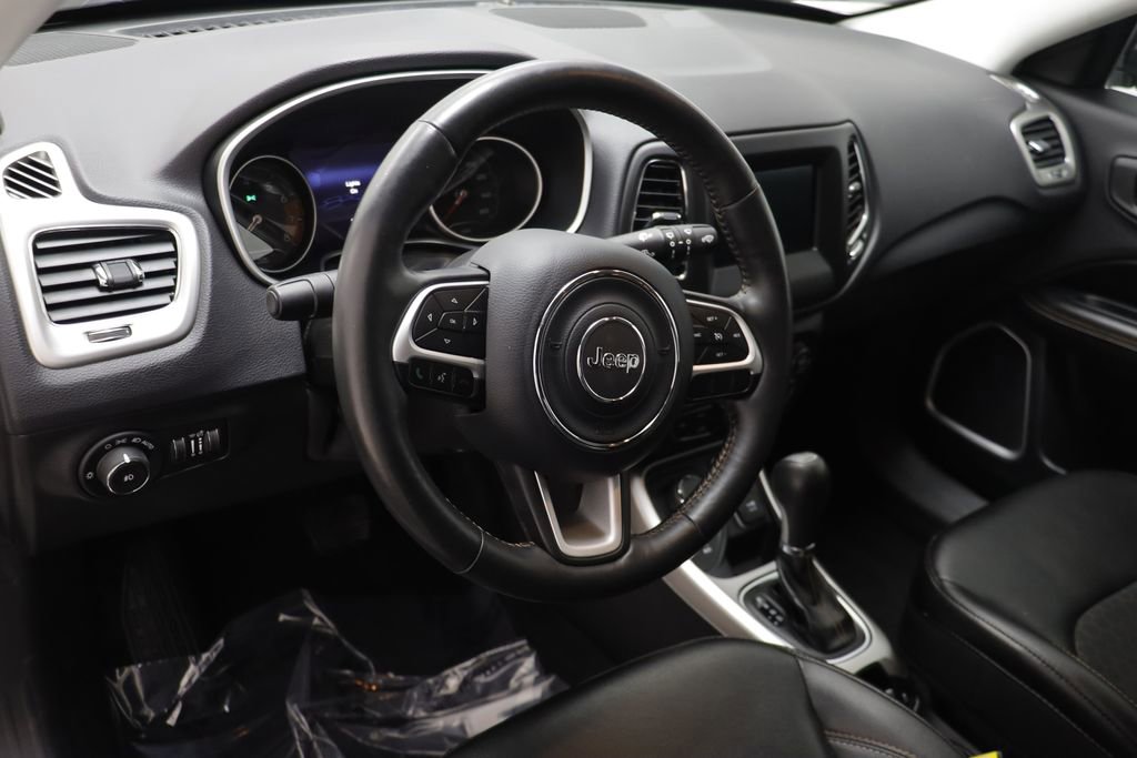 Used 2018 Jeep Compass Latitude w/ Popular Equipment Group image 6