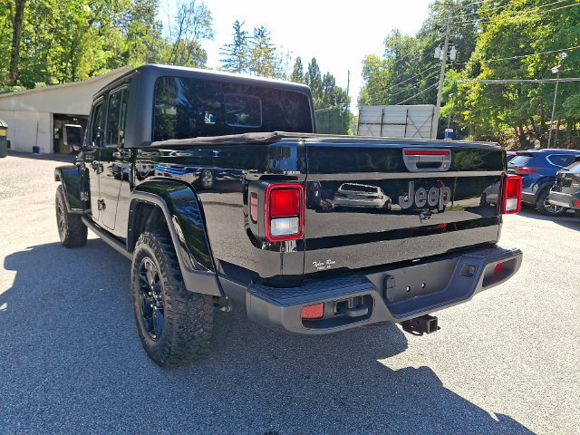 Used 2022 Jeep Gladiator Sport AWD/4WD image 6