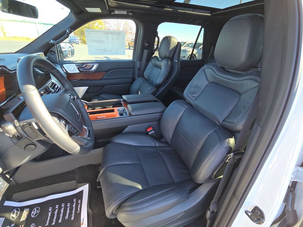 Used 2024 Lincoln Navigator L Reserve AWD/4WD image 11