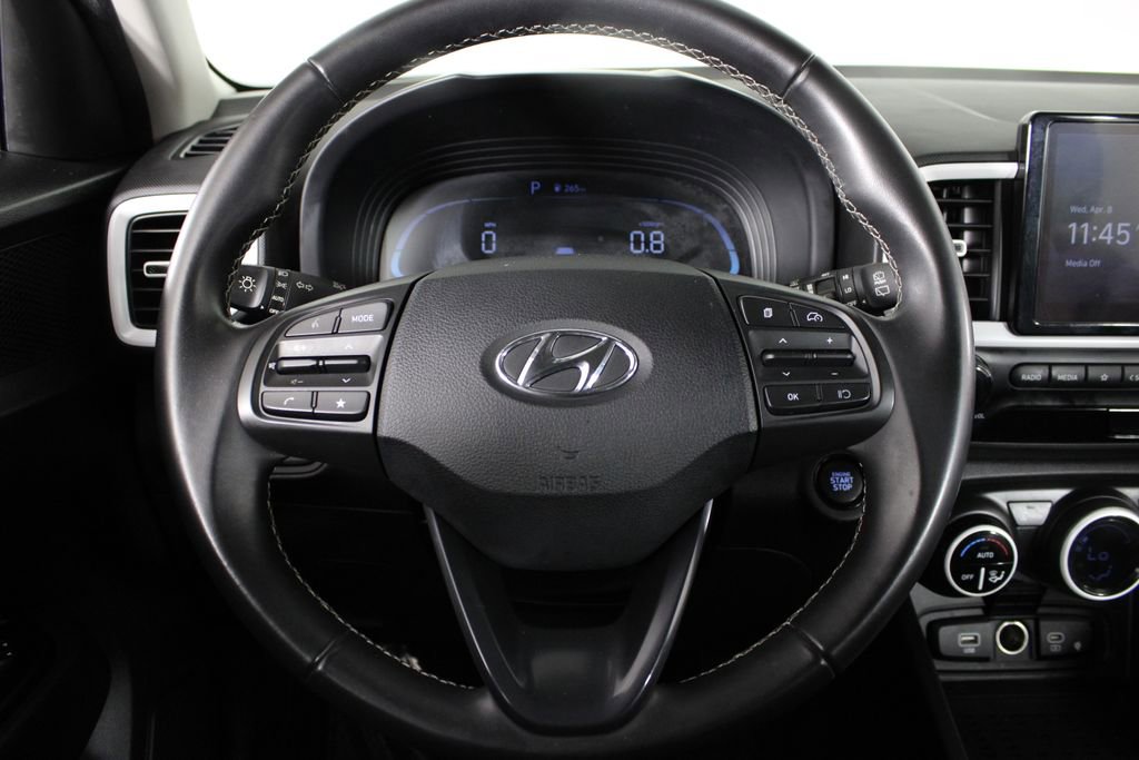 Certified 2023 Hyundai Venue Limited FWD image 10