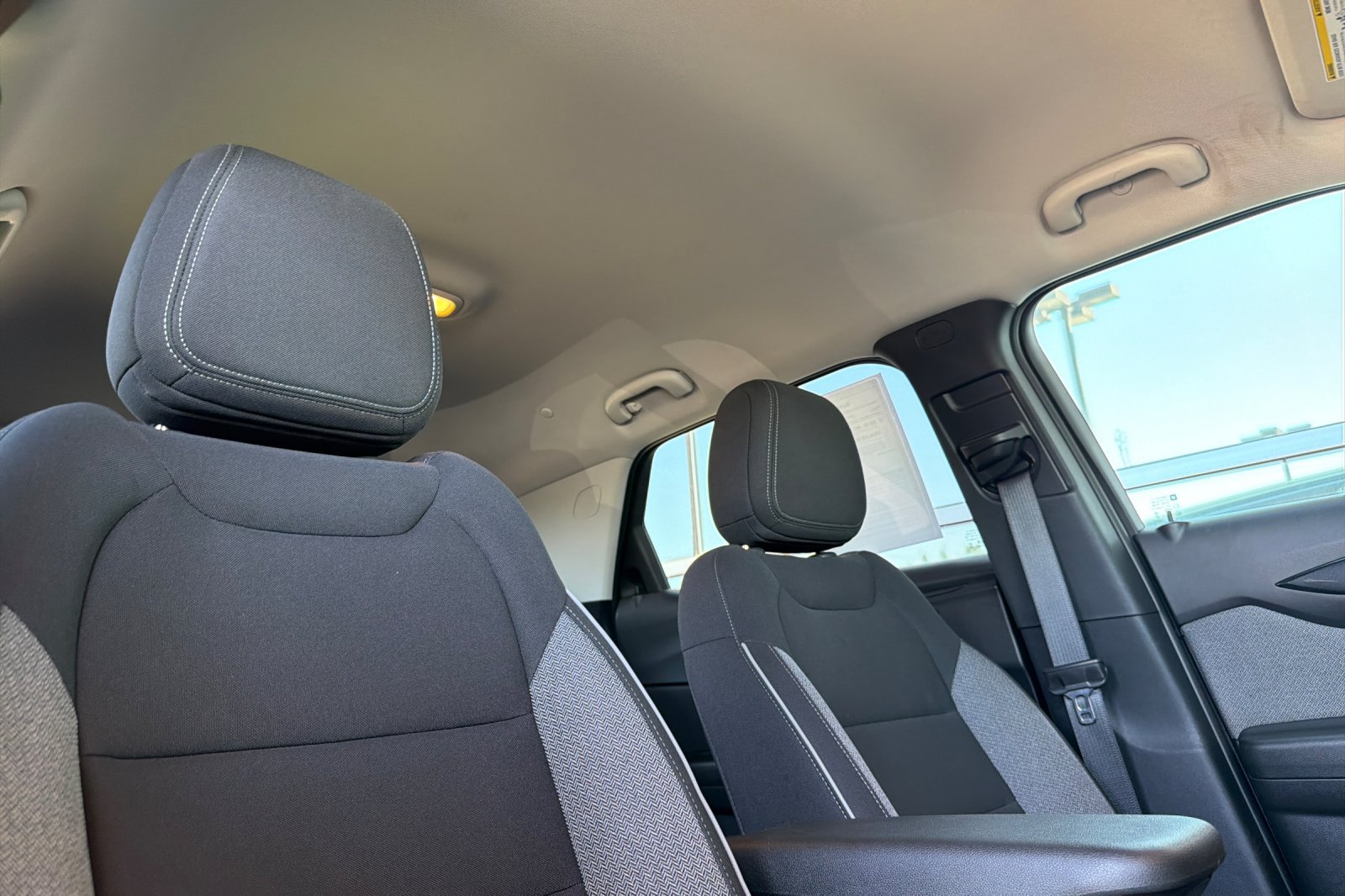 Used 2025 Chevrolet TrailBlazer LT AWD/4WD image 18