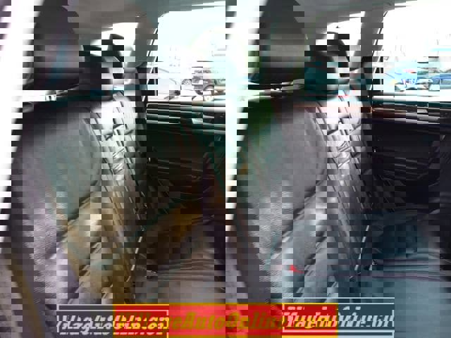 Used 2014 Volkswagen Touareg VR6 image 37