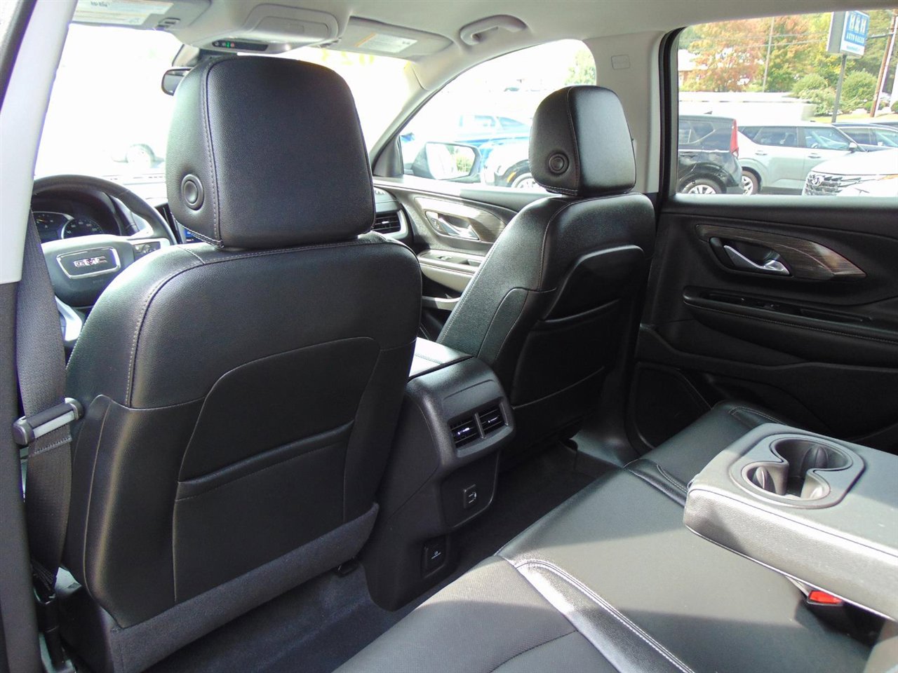 Used 2023 GMC Terrain SLT image 16