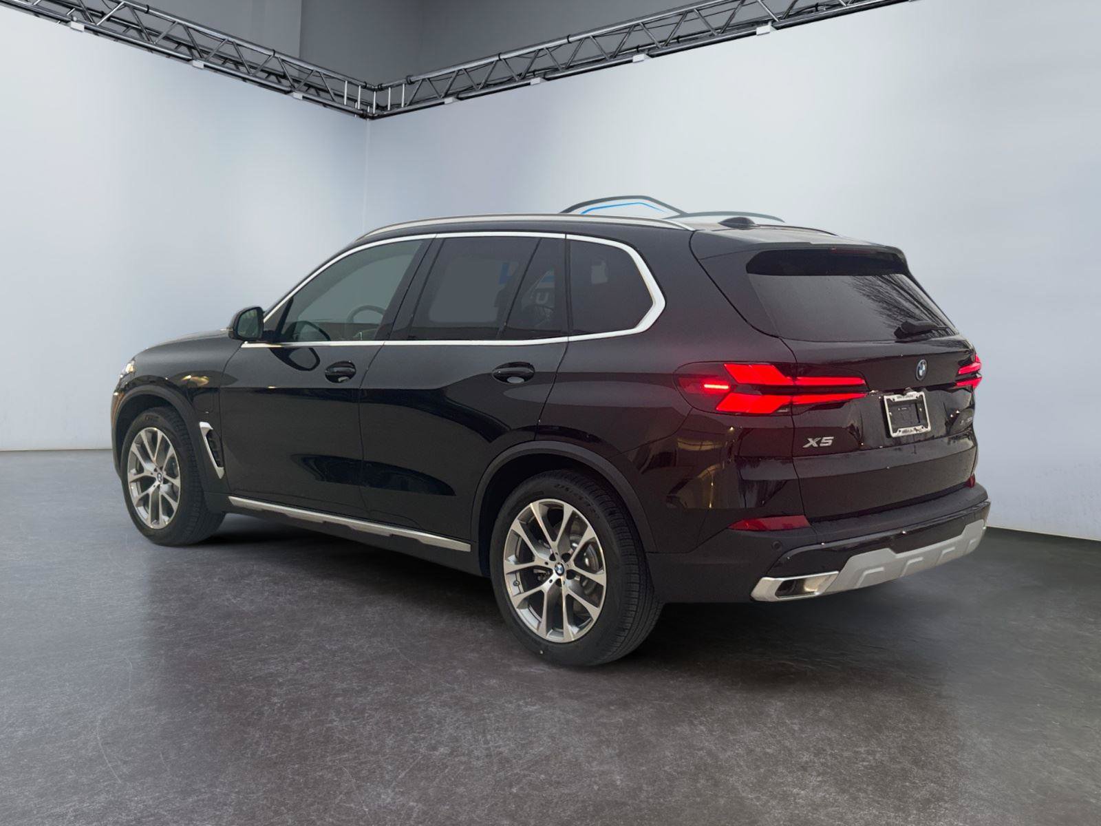 New 2026 BMW X5 xDrive50e w/ Climate Comfort Package AWD/4WD image 5