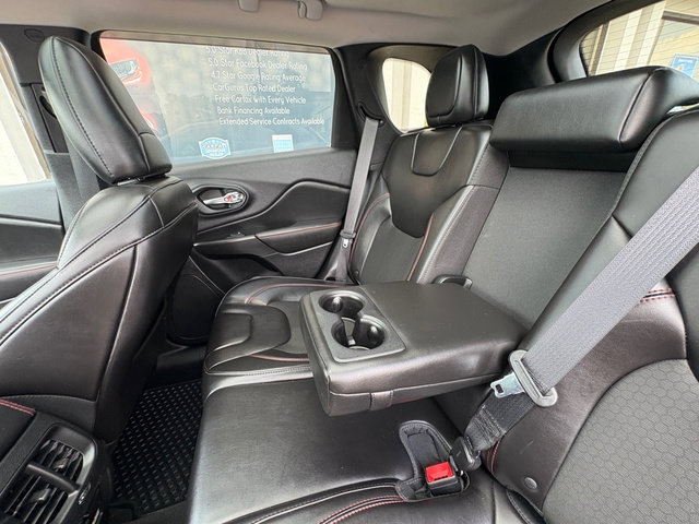 Used 2019 Jeep Cherokee Trailhawk w/ Comfort/Convenience Group AWD/4WD image 19