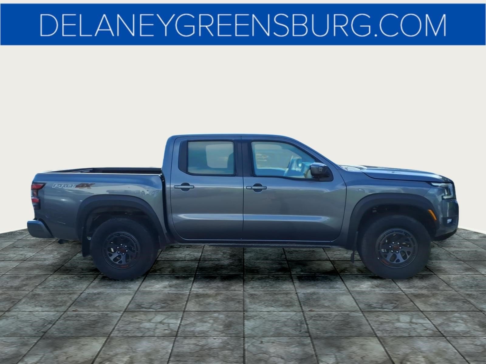 Used 2026 Nissan Frontier PRO-4X AWD/4WD image 2
