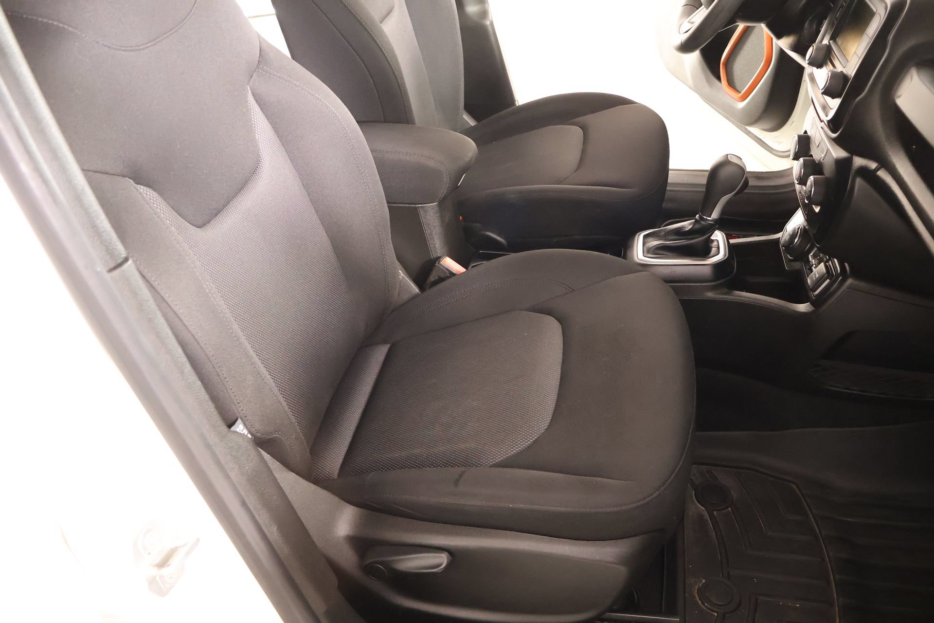 Used 2020 Jeep Renegade Sport AWD/4WD image 13