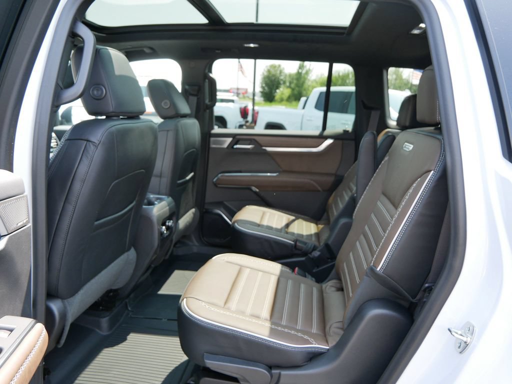 New 2026 GMC Acadia Denali Ultimate w/ LPO, Floor Liner Package AWD/4WD image 7