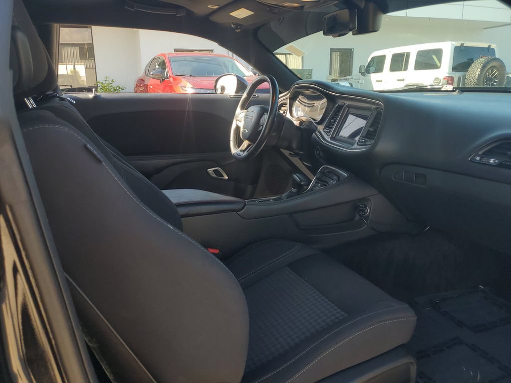 Used 2018 Dodge Challenger SXT RWD image 21