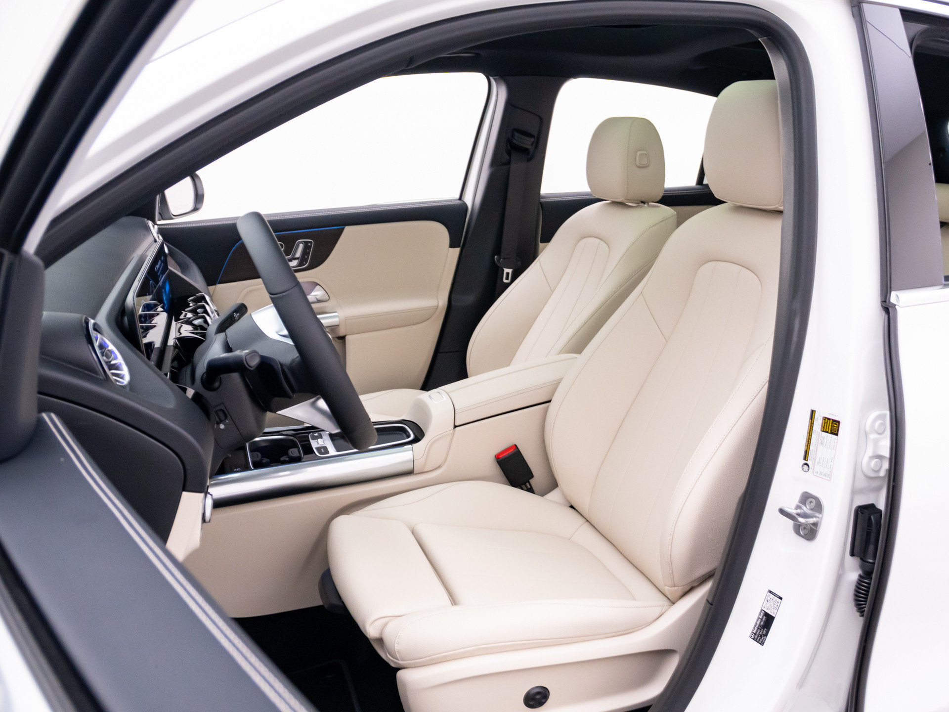 New 2026 Mercedes-Benz GLA 250 4MATIC image 18