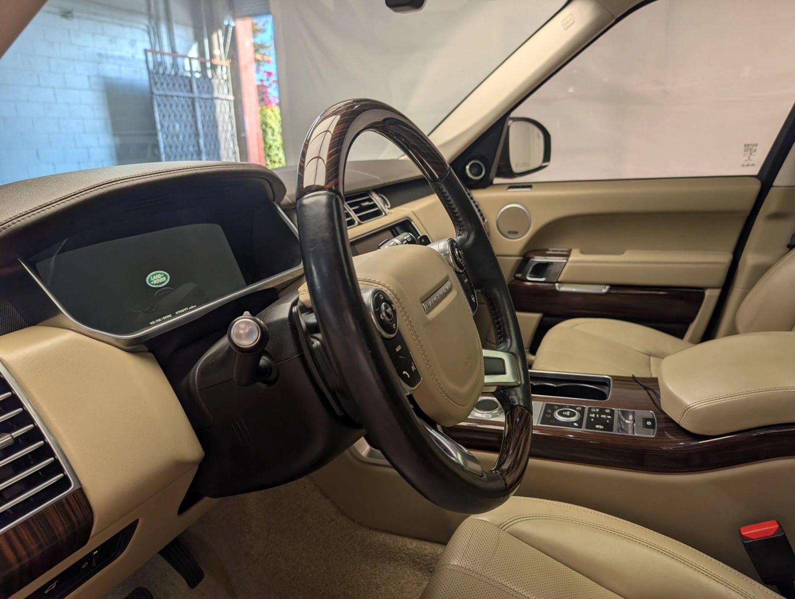 Used 2014 Land Rover Range Rover HSE AWD/4WD image 13