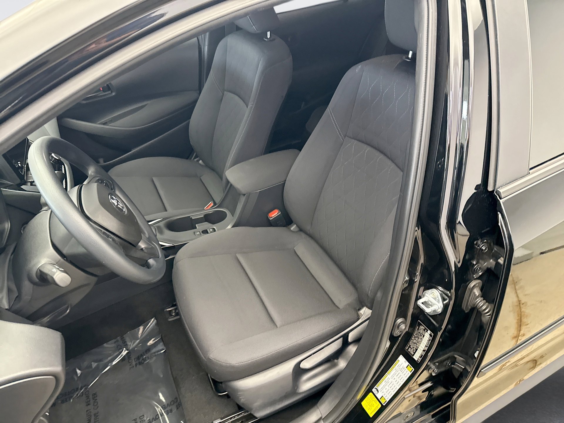 Used 2025 Toyota Corolla LE w/ LE Premium Package image 11