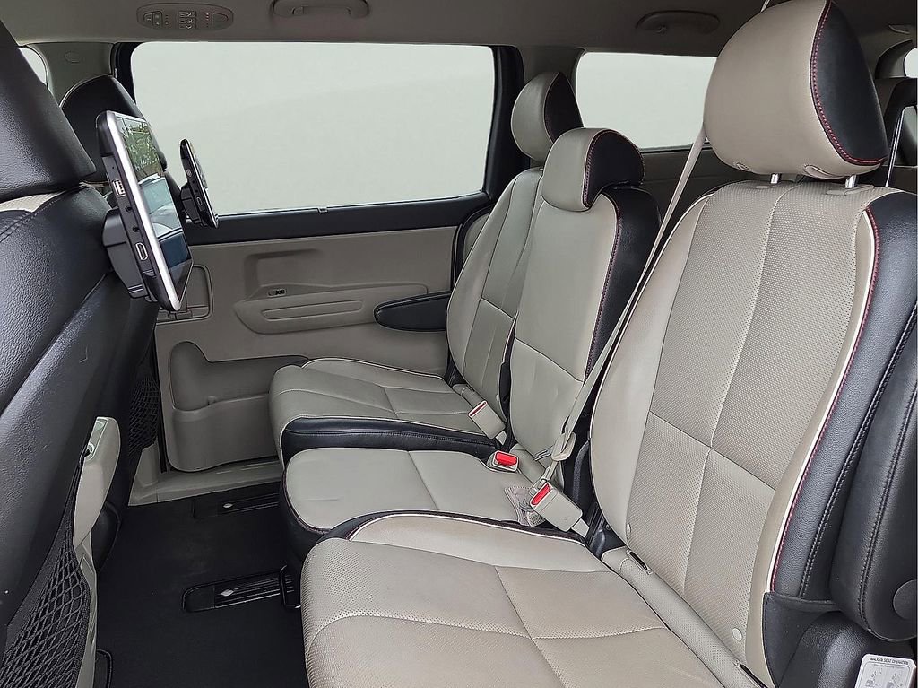 Used 2021 Kia Sedona EX FWD image 13