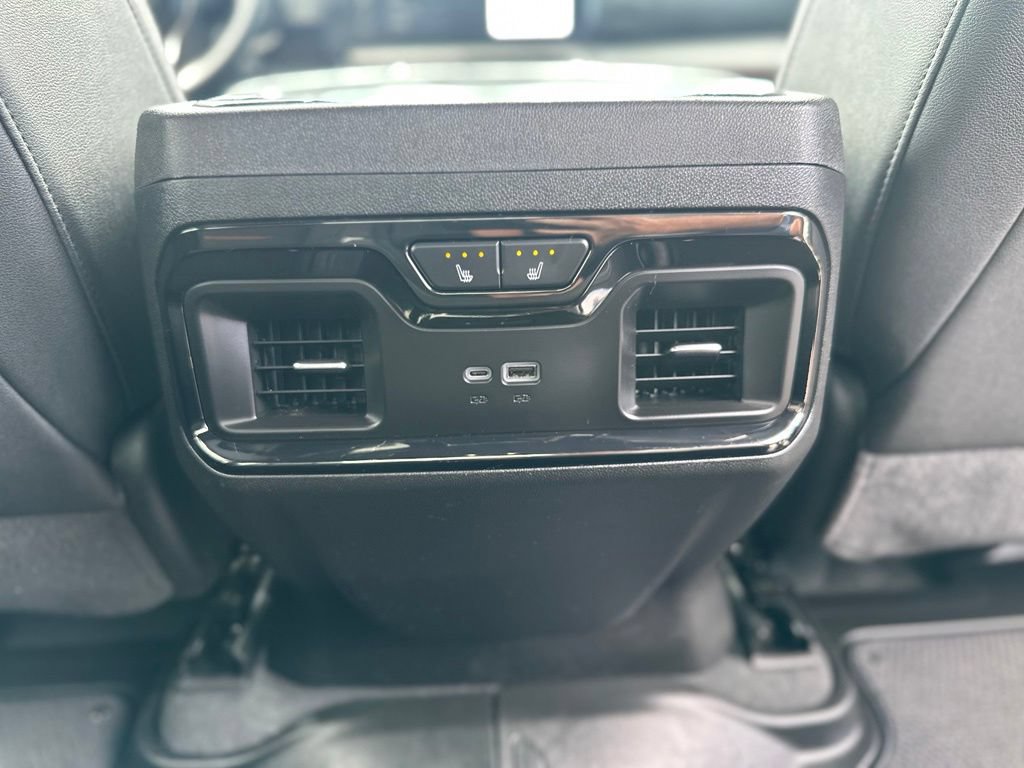 Used 2025 GMC Sierra 2500 AT4 AWD/4WD image 32