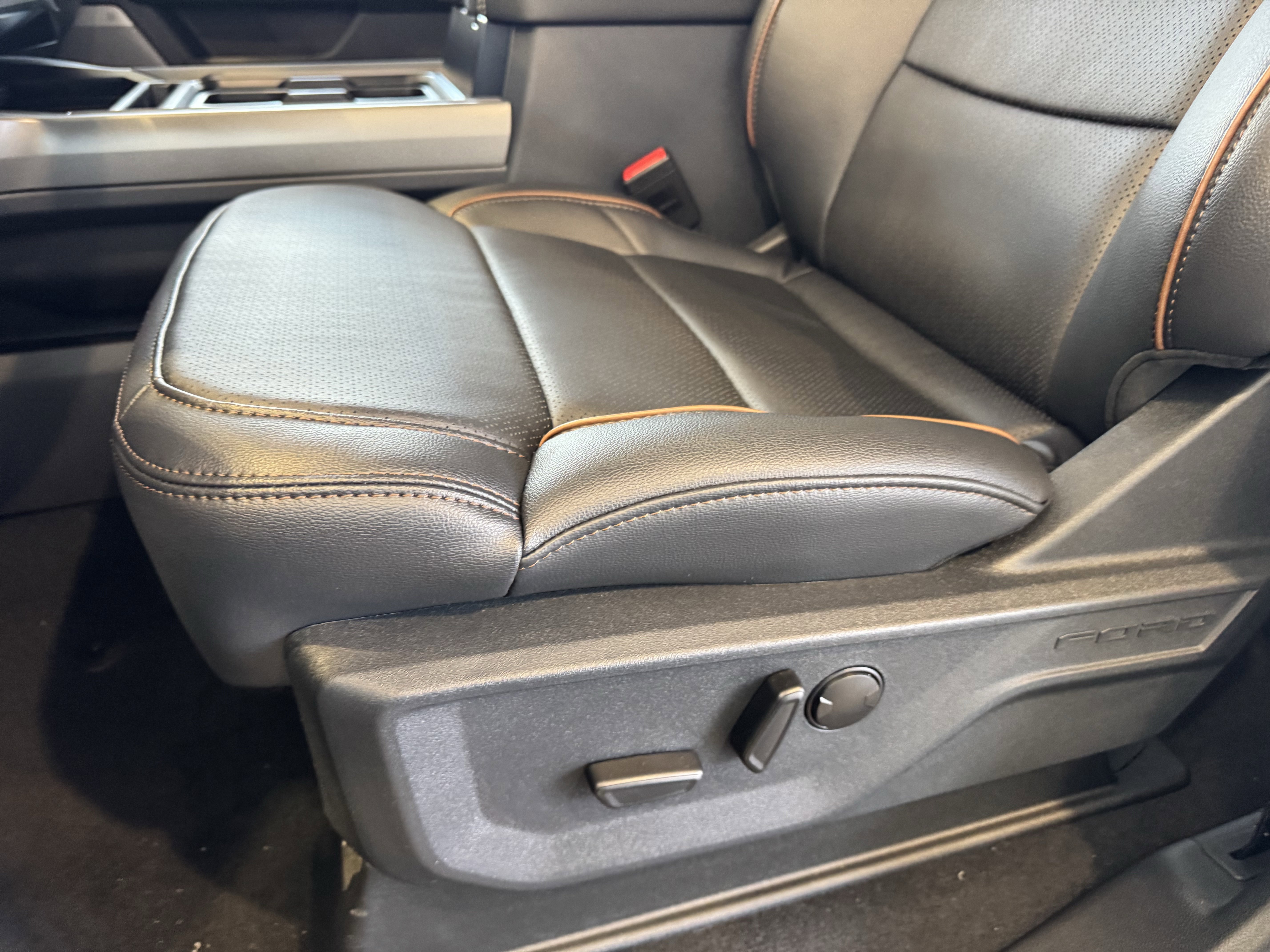 New 2026 Ford F250 Lariat w/ Tremor Off-Road Package image 32