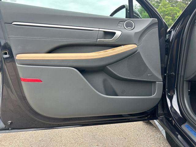 New 2026 Hyundai Sonata Limited FWD image 12