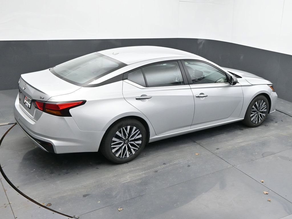 Used 2024 Nissan Altima 2.5 SV FWD image 34