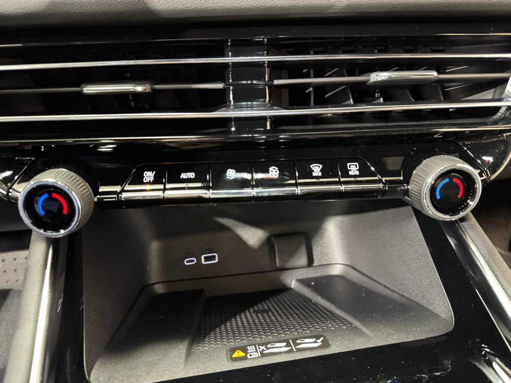 New 2026 Chevrolet Traverse LT w/ LPO, Floor Liner Package image 15