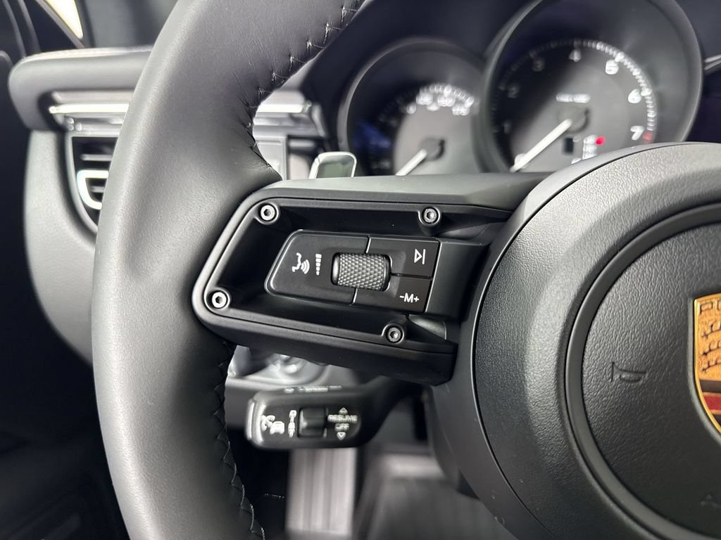 New 2026 Porsche Macan AWD/4WD image 38