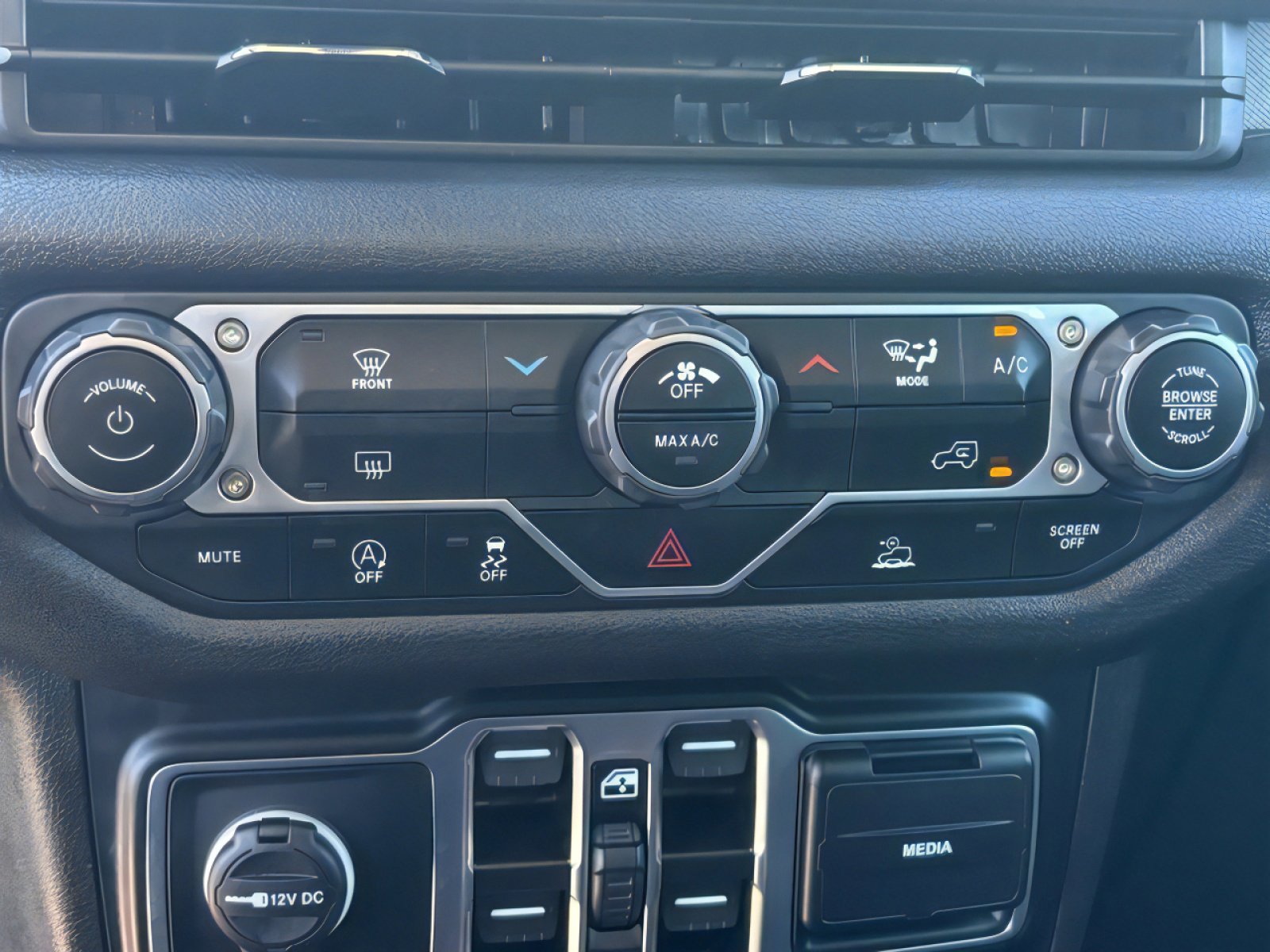 Used 2024 Jeep Wrangler Sport S image 22