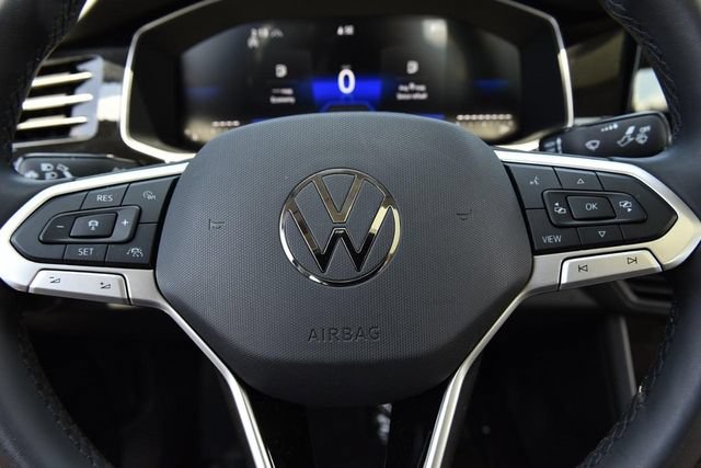 Used 2025 Volkswagen Jetta SE w/ Sunroof Package FWD image 19
