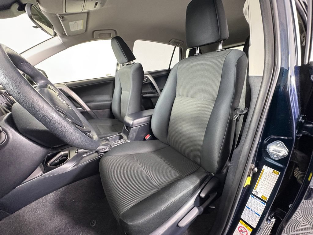 Used 2017 Toyota RAV4 LE AWD/4WD image 17