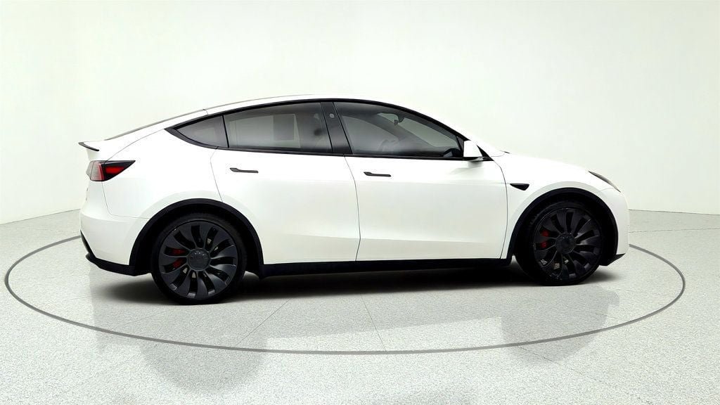 Used 2024 Tesla Model Y Performance AWD/4WD image 4