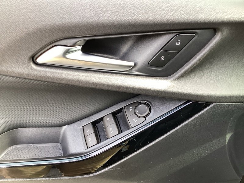 New 2026 Chevrolet Equinox LT w/ Convenience Package II image 24