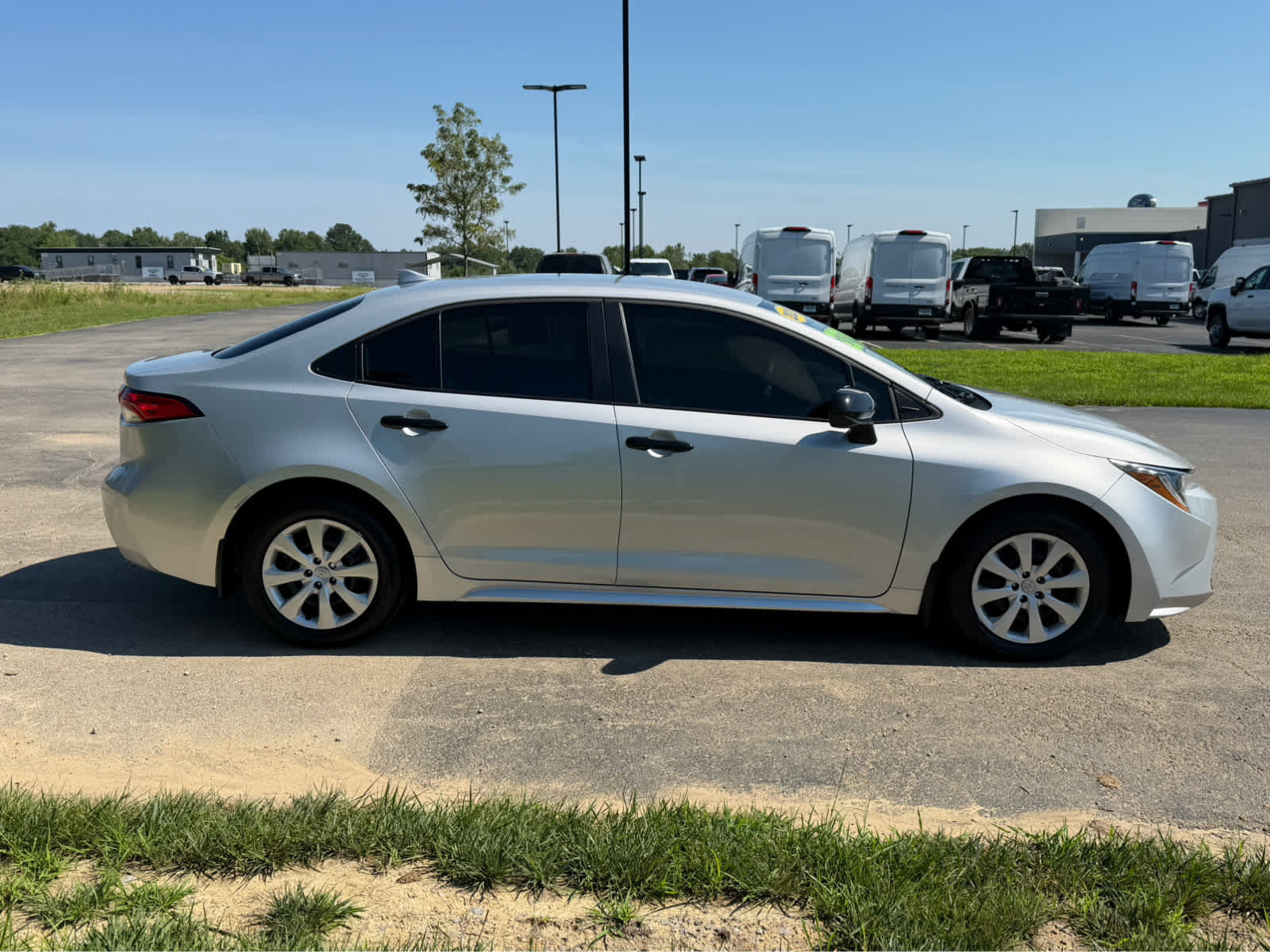 Used 2025 Toyota Corolla LE FWD image 7