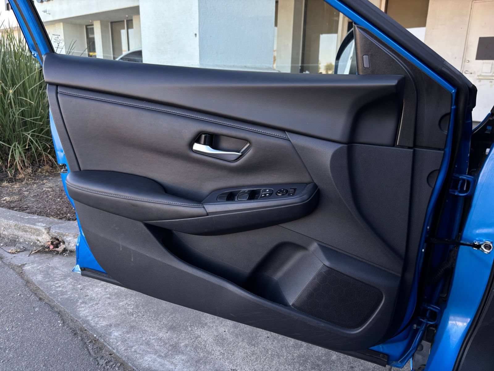Used 2025 Nissan Sentra SV FWD image 18