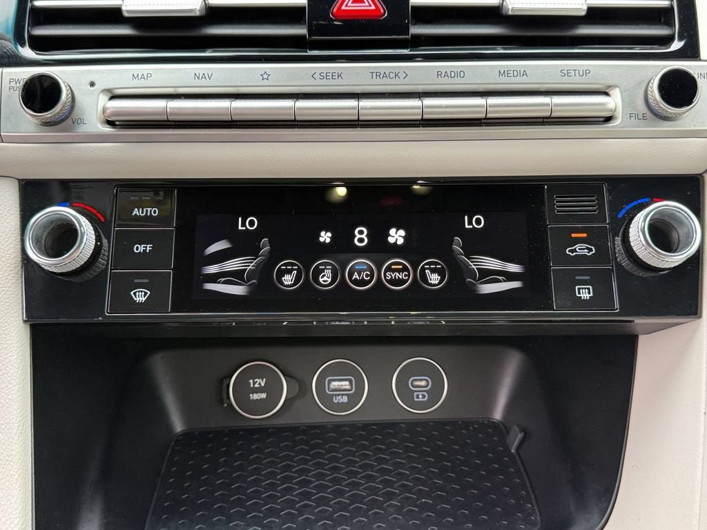 Used 2024 Genesis G70 2.5T AWD/4WD image 22