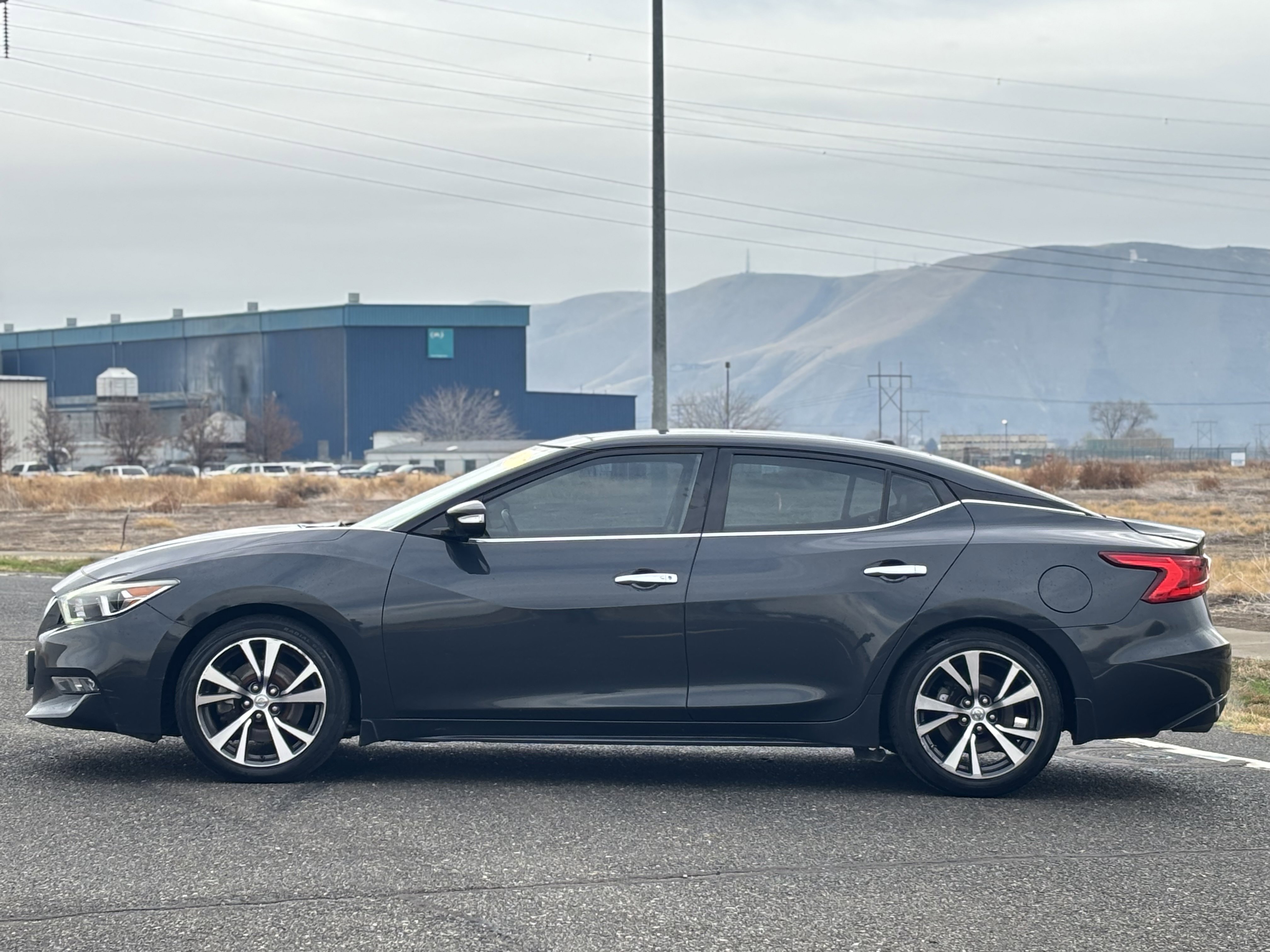 Used 2017 Nissan Maxima Platinum FWD image 7