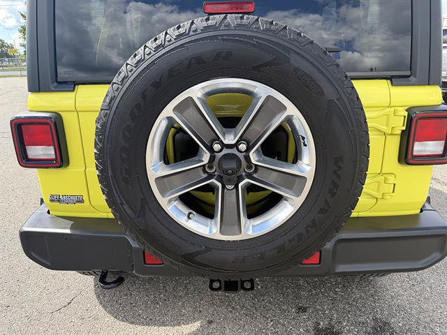 Used 2023 Jeep Wrangler Unlimited Sahara w/ Cold Weather Group AWD/4WD image 23