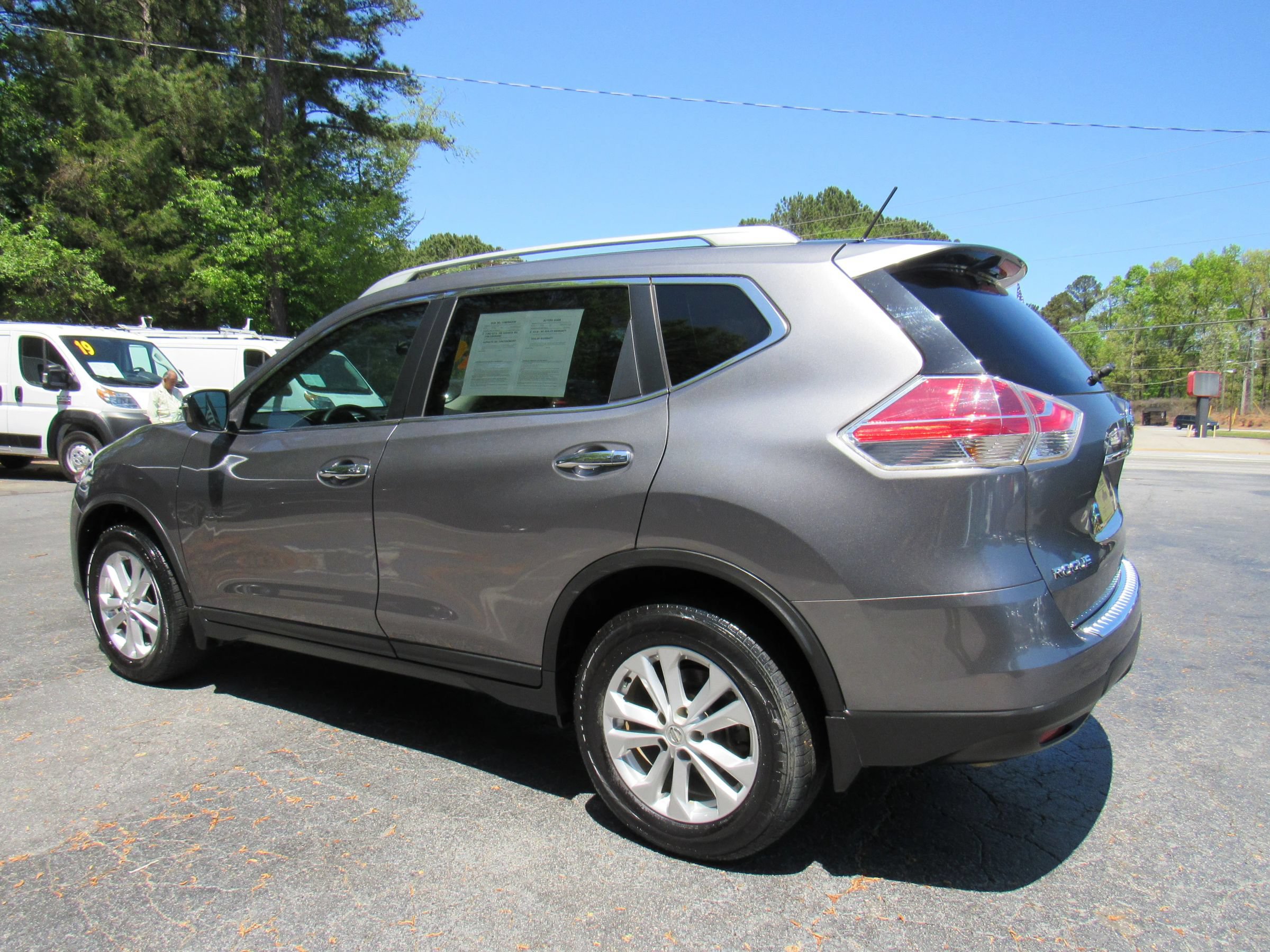 Used 2016 Nissan Rogue SV FWD image 5