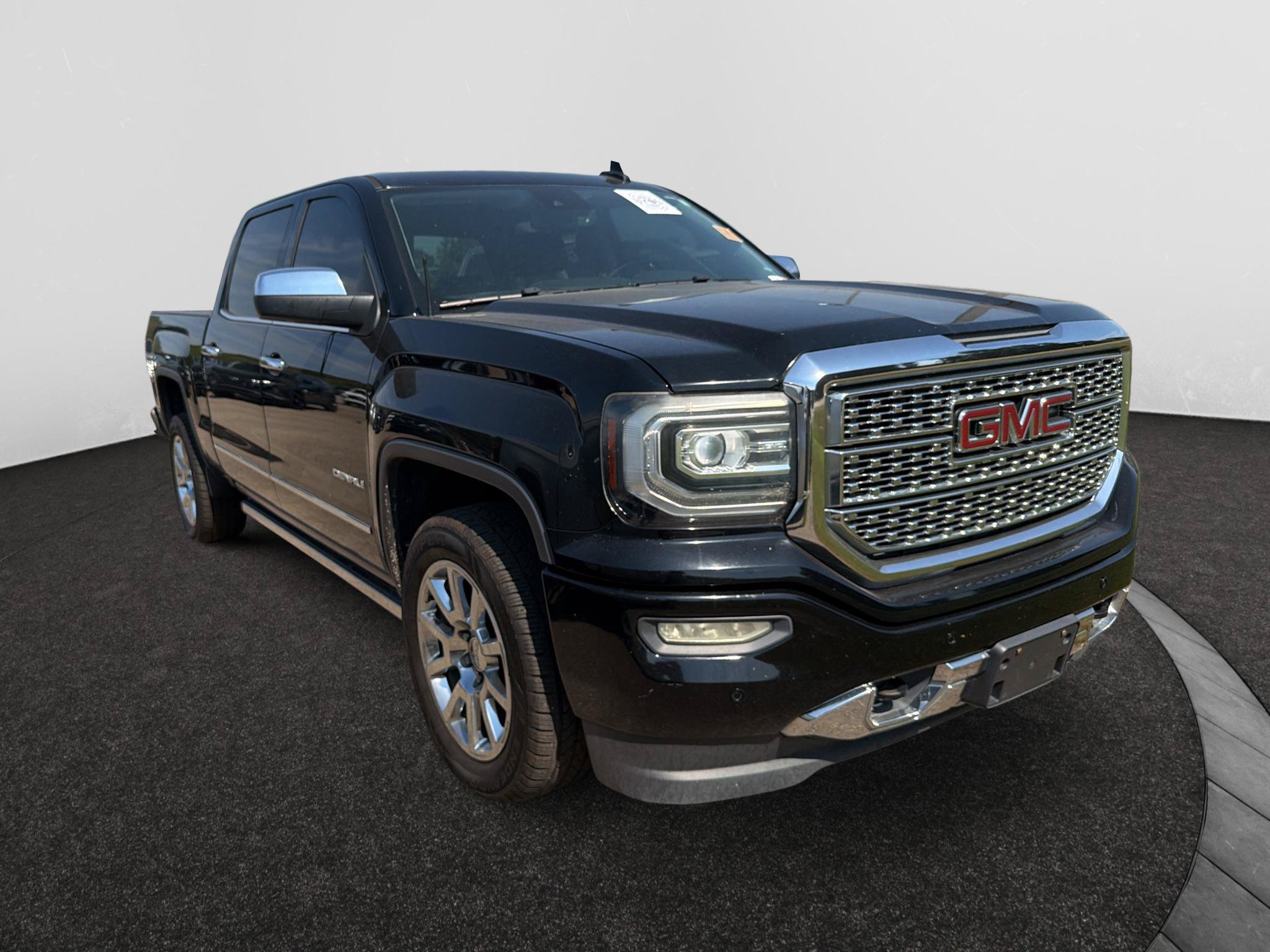 Used 2016 GMC Sierra 1500 Denali w/ Enhanced Driver Alert Package RWD image 3