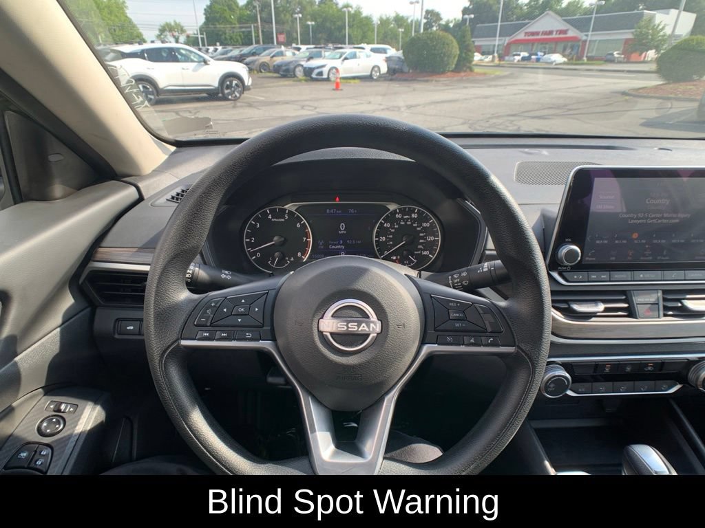 Used 2025 Nissan Altima 2.5 SV AWD/4WD image 17