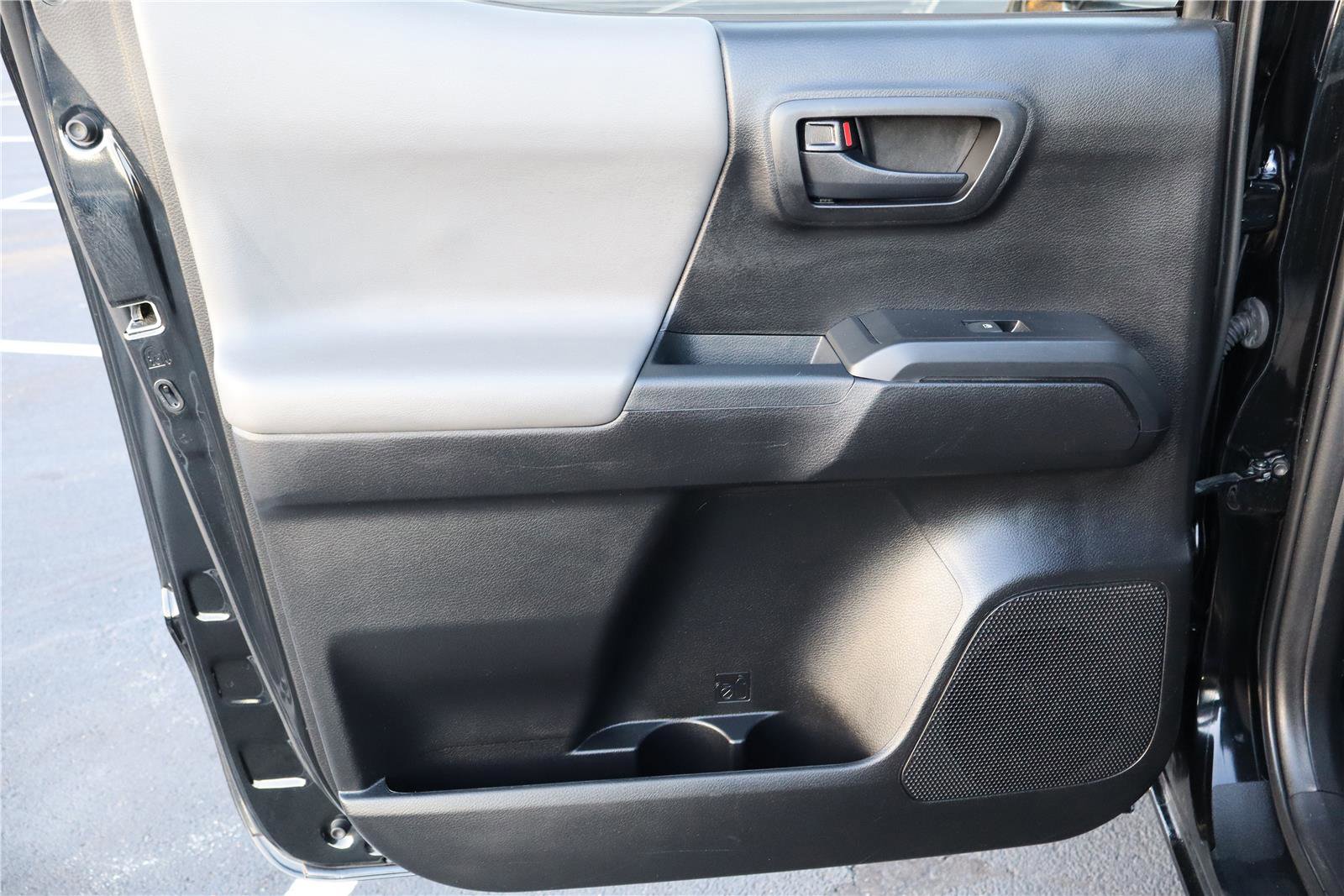 Used 2022 Toyota Tacoma SR image 25