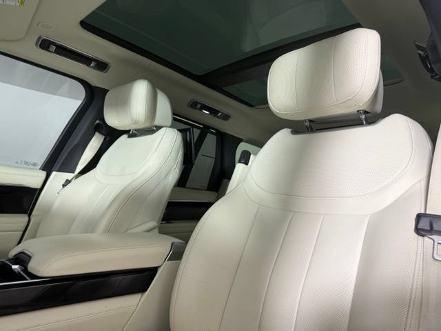 Certified 2025 Land Rover Range Rover Autobiography AWD/4WD image 5