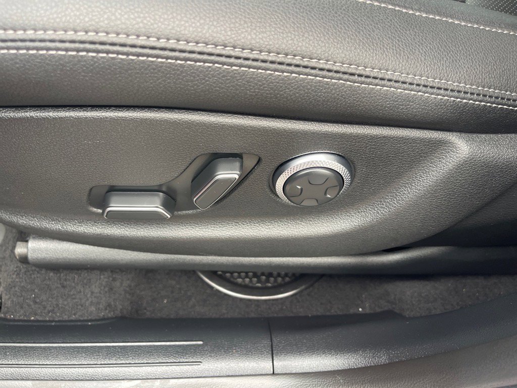 Used 2025 Genesis GV70 2.5T image 9