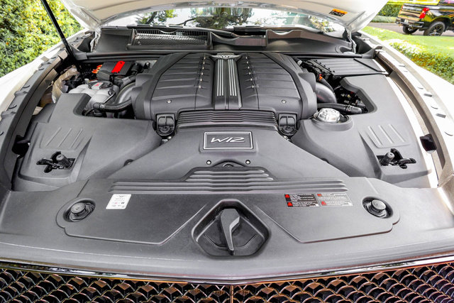 Used 2023 Bentley Bentayga Speed AWD/4WD image 15