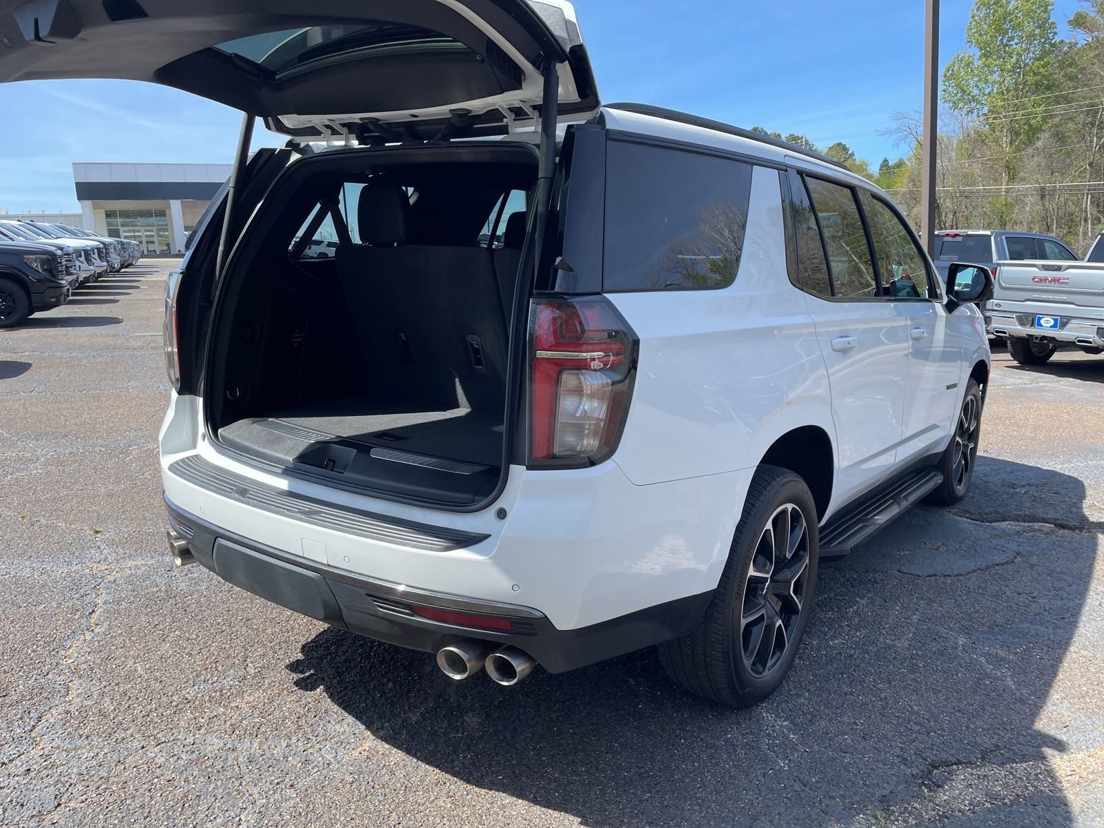 Used 2022 Chevrolet Tahoe RST w/ Sport Performance Package image 34