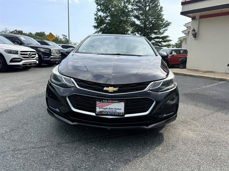 Used 2017 Chevrolet Cruze LT w/ Convenience Package FWD image 2
