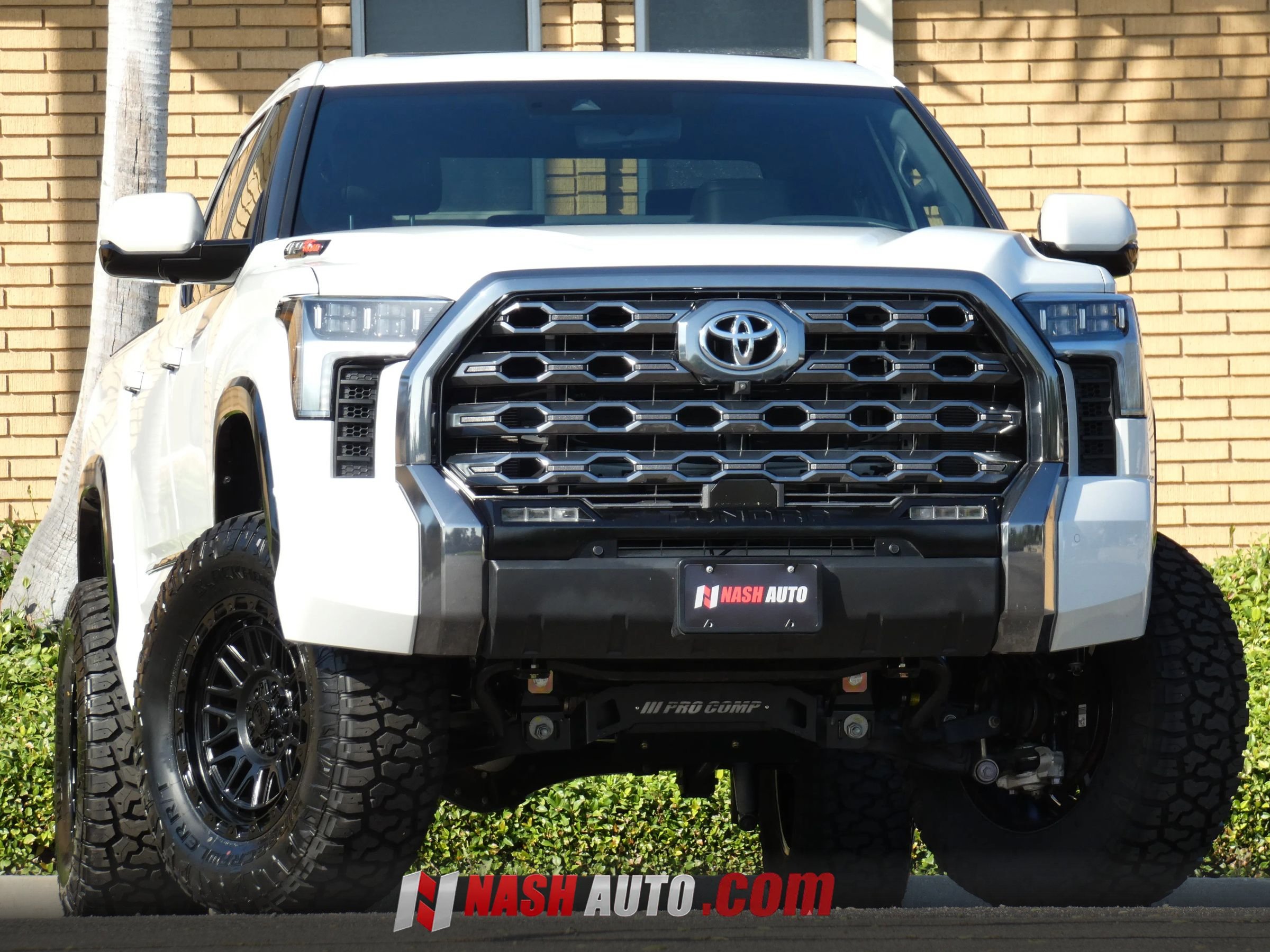 Used 2024 Toyota Tundra Platinum AWD/4WD image 3