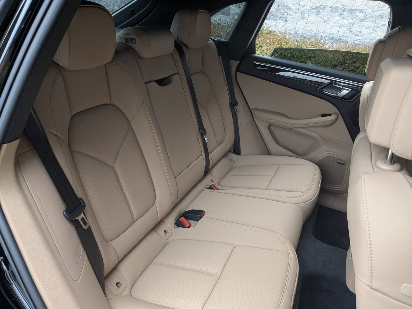 Certified 2026 Porsche Macan AWD/4WD image 25