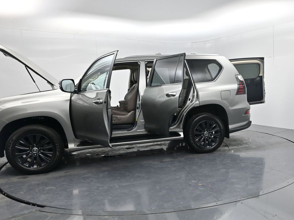 Used 2023 Lexus GX 460 Luxury w/ Sport Design Package image 75