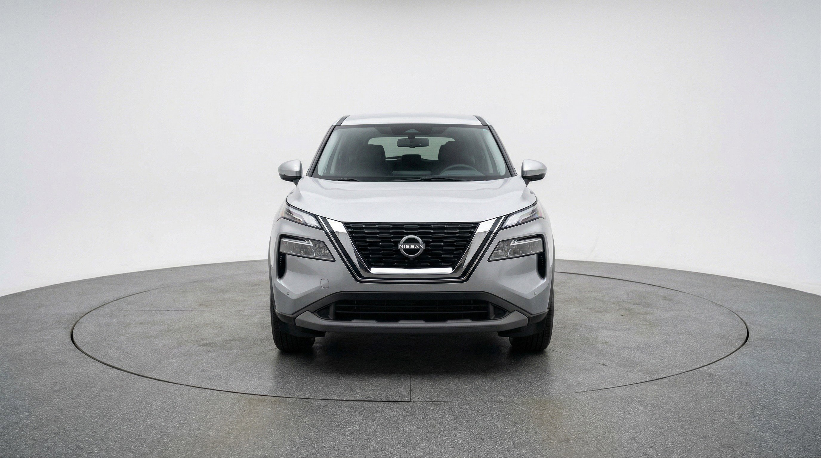 Used 2025 Nissan Rogue SV image 2