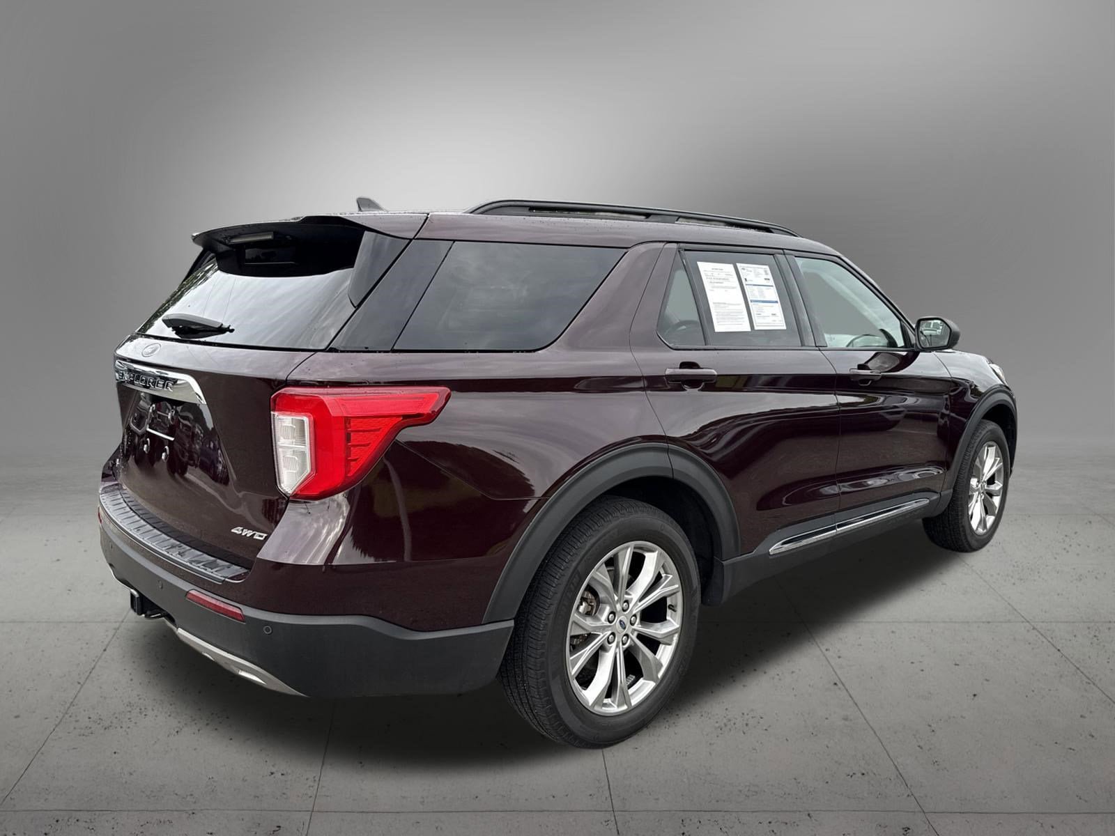 Certified 2023 Ford Explorer XLT w/ Equipment Group 202A AWD/4WD image 4