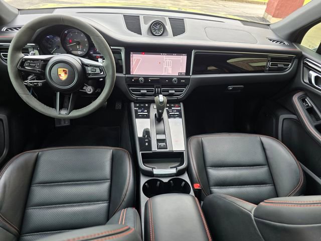 Used 2023 Porsche Macan Turbo AWD/4WD image 2